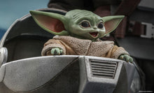 Load image into Gallery viewer, Star Wars The Mandalorian Grogu 1:6 Scale Hot Toys